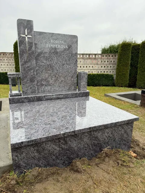 Urnový hrob – ukázka realizace Kamenictví ONYX