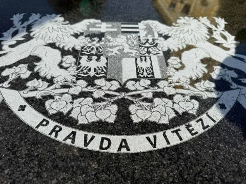 Gravírování do kamene – ukázka práce Kamenictví ONYX