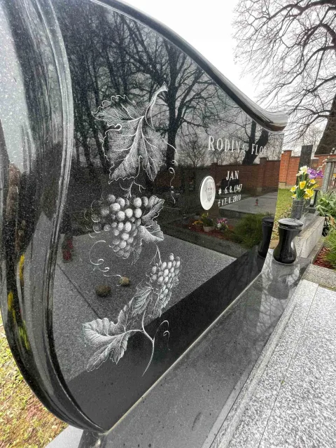Gravírování do kamene – ukázka práce Kamenictví ONYX