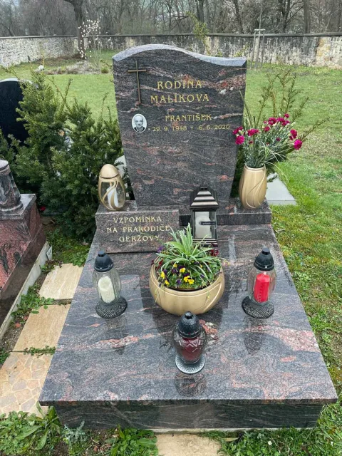Urnový hrob – ukázka realizace Kamenictví ONYX