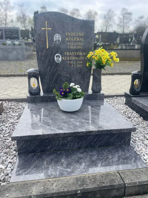 Urnový hrob – ukázka realizace Kamenictví ONYX