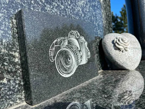 Gravírování do kamene – ukázka práce Kamenictví ONYX