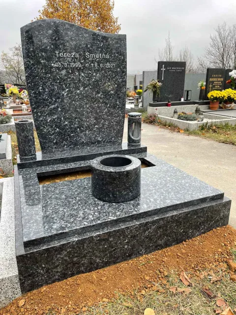 Urnový hrob – ukázka realizace Kamenictví ONYX