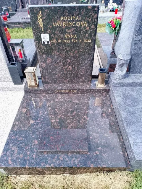 Urnový hrob – ukázka realizace Kamenictví ONYX