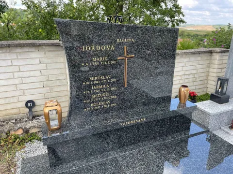 Dvojhrob – ukázka realizace Kamenictví ONYX