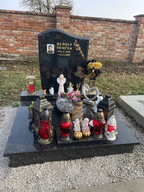Urnový hrob – ukázka realizace Kamenictví ONYX
